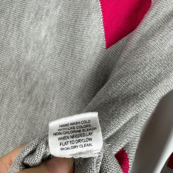 Brit.NY Grey & Pink Heart Sweater Cashmere Rayon Nylon Valentines Date Night L - Picture 8 of 9